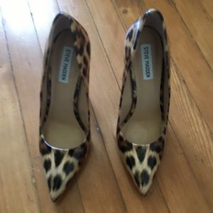 Sexy leopard print high heels.